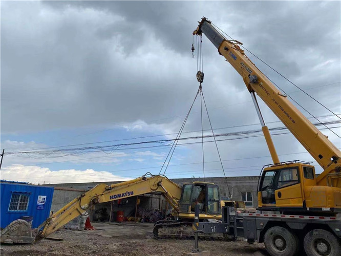 平江县25吨吊车的工作半径是多少？