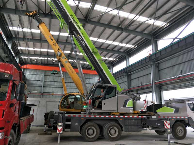 平江县高空车出租需要注意哪些安全事项？