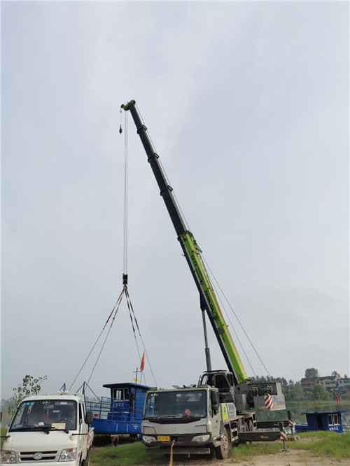 平江县桥梁建设吊装案例